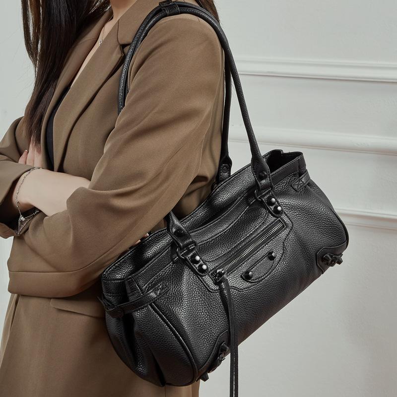 Mithi Baguette Shoulder Bag